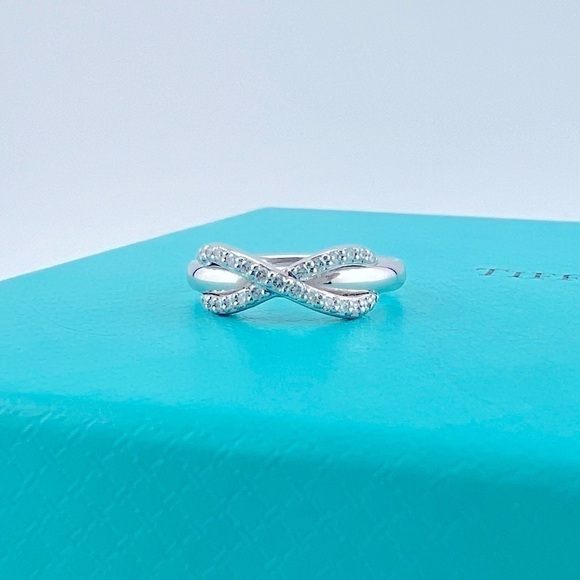 Retired Tiffany & Co. Diamond Infinity Ring 18k White Gold Size 4.5 - Picture 7 of 8